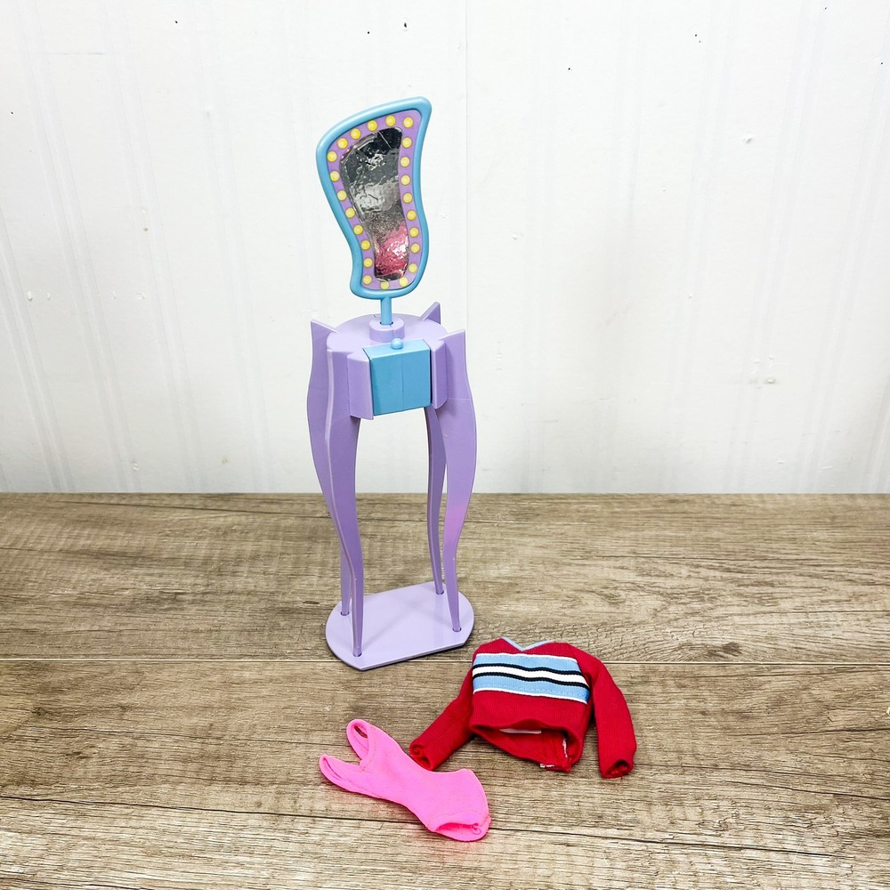 Vintage 2000 Mattel Mary-Kate and Ashley Olsen Doll Vanity & Clothes Lot Y2K